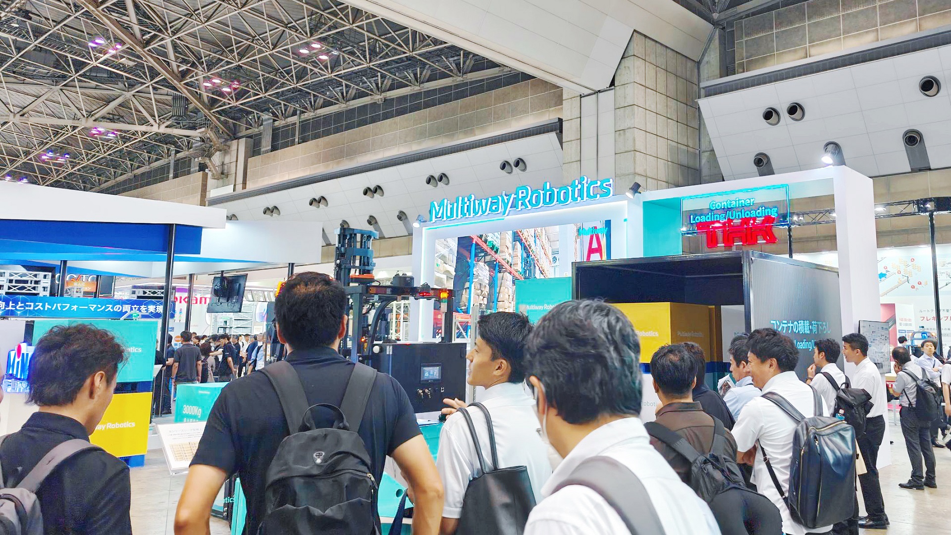 劢微机器人携无人叉车亮相日本展会